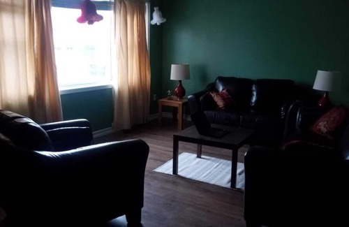 Whitehorse House | Wildlife & Aurora Borealis Haven: Privileged location, convenient & accessible .
