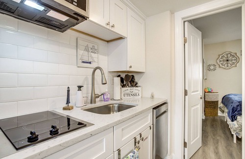 Wildwood Crest Condo | Wildwood Crest Condo w/Pool & Beach Access!