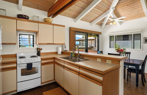 Hanalei House | Wilikeiki - a 1br/1ba cottage on the beach in Hanalei - with Wilikoki