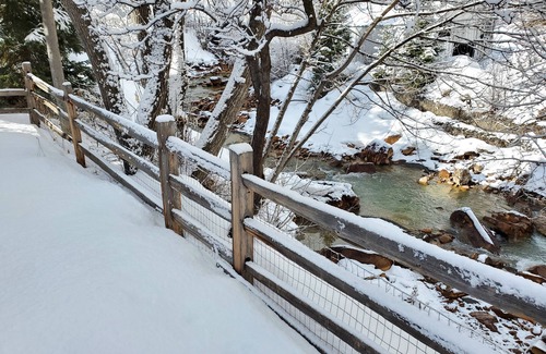 Ouray Condo | Will it be ICE AXE, CRAWLER, NORDIC? 1200MGPS-Mtn Views! On River! BBQ & yard!