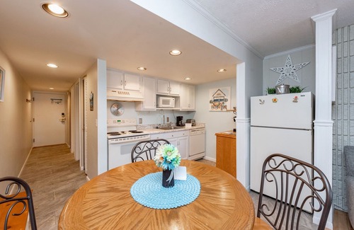 Thayerville Condo | Will O' The Wisp 105A: Lakefront Efficiency Condo with Patio, Recently Updated!