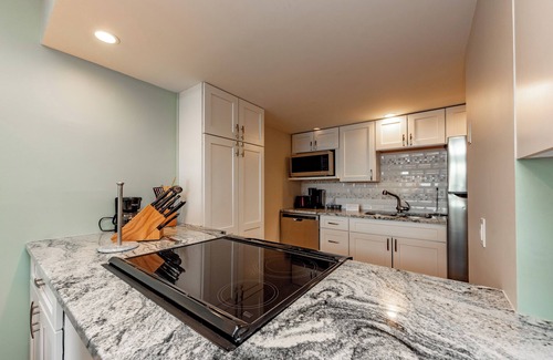 Mountainside Condo | Will O' The Wisp 501F: Lakefront 3 Level Condo with 3 Bedrooms, 2 Baths!