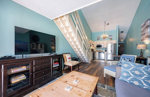 Thayerville Condo | Will O' The Wisp 710H: Lakefront Studio Condo with Full Kitchen, Free WIFI!