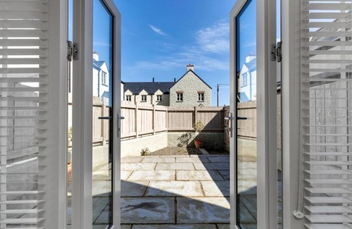 Newport House | Will Phillips Yard