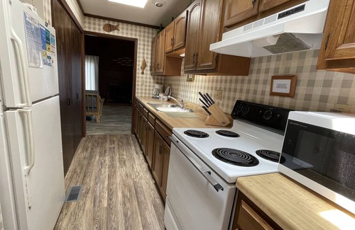 Hatteras House | Will's Hideaway 3 Bedroom Cottage by RedAwning