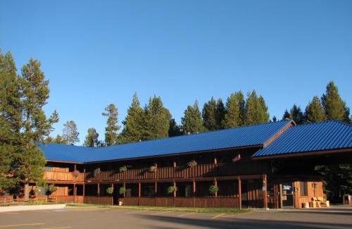 Crescent Hotel | Willamette Pass Inn & Chalets