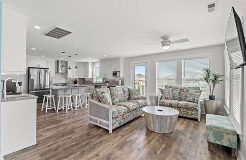 Cherry Grove Beach House | Willet Way - Upgraded 5BR Home in Cherry Grove