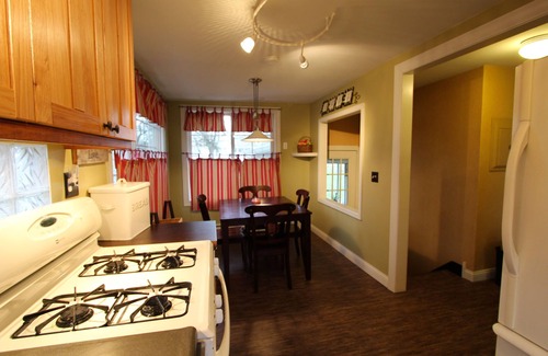 Williams Bay House | Williams Bay Cottage