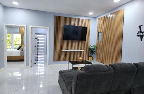 West End Apartment | Williams Manor