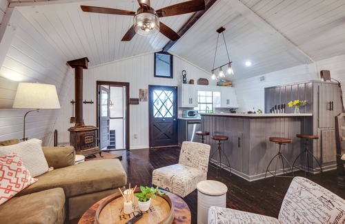 Willis House | Willis Vacation Rental ~ 2 Mi to Lake Conroe!