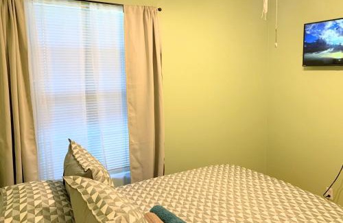 Hemet House | Willow brook room with TV