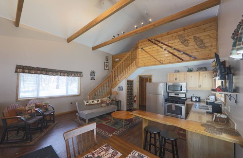Talkeetna Cabin | Willow Cabin Family Ensuite with shower
