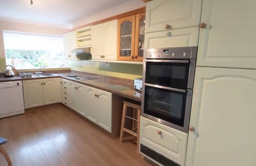 Northallerton Cottage | Willow Cottage, 3 bedroom, cosy stopover, dogs free