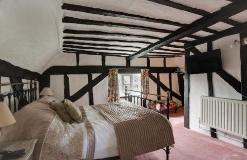 Woodbridge House | Willow Cottage