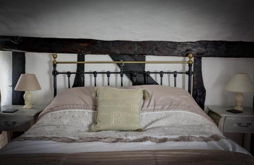 Woodbridge House | Willow Cottage