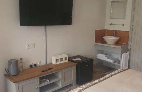 Pegsdon Ski Chalet | Willow Country Chalet in Pegsdon