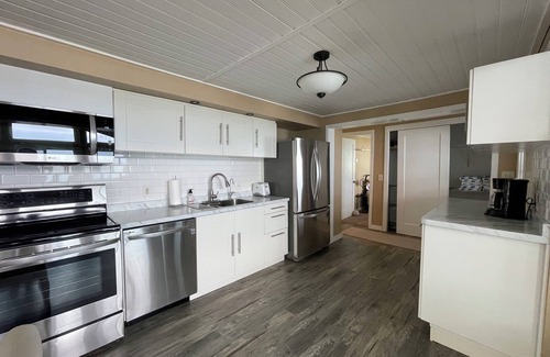Annandale House | Willow Cove Cottage - A Serene 5-Bedroom House on Pleasant Lake in Annandale, MN