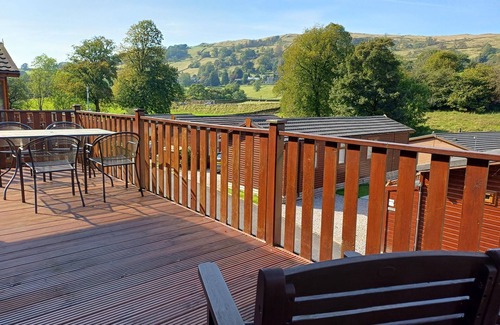 Troutbeck Cabin | Willow Lodge - a holiday lodge that sleeps 6 guests in 3 bedrooms
