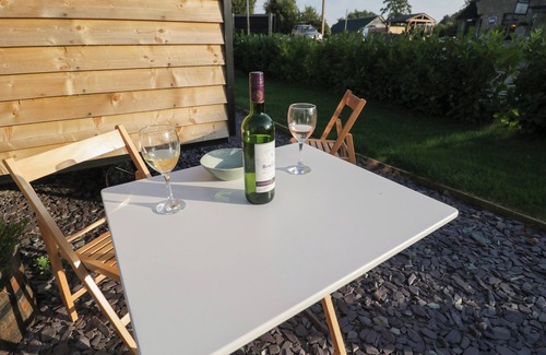 Kemble Cottage | WILLOW, pet friendly, with a garden in Kemble