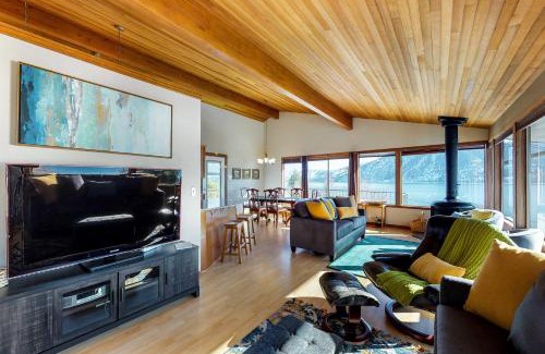 Willow Point House | Willow Point Vista