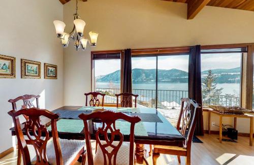 Willow Point House | Willow Point Vista