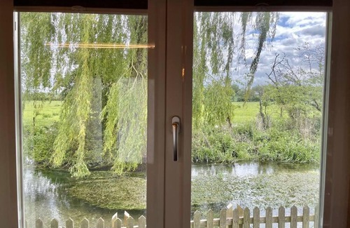 Littlebourne House | Willow Tree Lodge - Cosy lodge in the heart of the Kent countryside