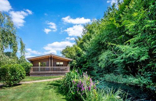 Alton Barnes Ski Chalet | Willowbank Lodges