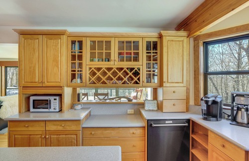 Wilmington House | Wilmington Retreat w/Deck, Lake Views & Game Room