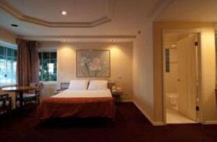 Carthay Circle Hotel | Wilshire Crest Hotel