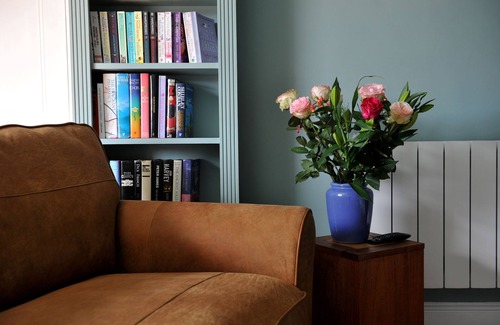 Cheltenham Apartment | Wilson - an apartment that sleeps 2 guests in 1 bedroom