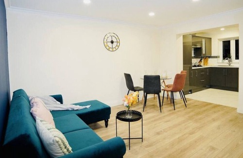Yeading Apartment | Wilstone 1 Bed flat · Stunning Apt | Free Parking | Private Garden