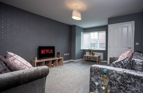 Redcar House | Wilton Lodge Redcar 3 Dbl Bedrooms Horizon Stays
