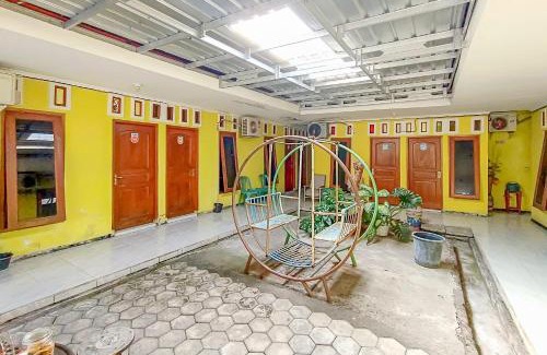 Sragen Hotel | WILUDJENG Guest House near Alun Alun Sragen Mitra RedDoorz