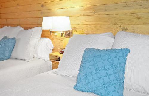 Wimberley House | Wimberley Log Cabins Resort and Suites- Unit 8