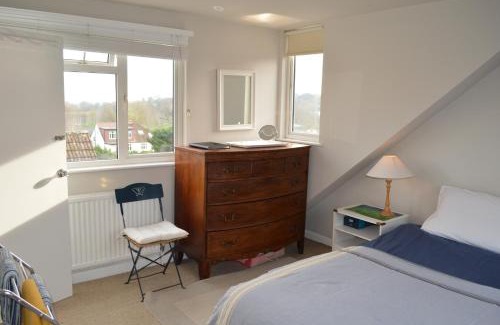 Village Apartment | Wimbledon Views