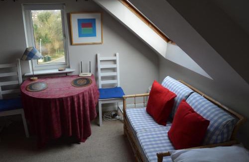 Village Apartment | Wimbledon Views