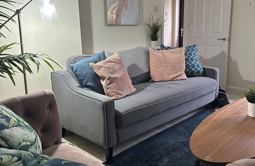 Winchester House | Winchester Stunning Spacious 4 Bedroom House