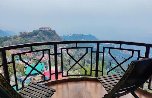 The Mall Road Apartment | Wind 2BHK By Wabi Sabi Stays Private Balcony