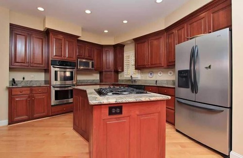 Moneta House | Wind Family Compound-Best LARGE Rental on SML! 8000sq feet!
