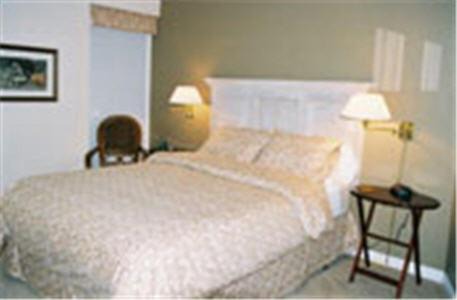 East Kootenay Bed & Breakfast | Windermere Lakeside Bed and Breakfast