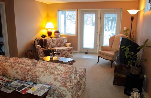 East Kootenay Bed & Breakfast | Windermere Lakeside Bed and Breakfast