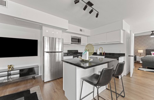 Brown and Stetson Business Condo | Windfield Condo in the Entertainment District