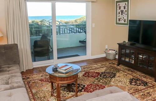 Crescent Beach Apartment | Windjammer 110--Direct Oceanfront Condo in Crescent Beach