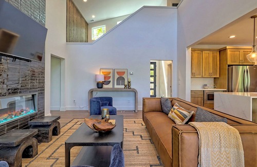 Hiawassee House | Windjammer Lakehouse - by Chatuge Home Concierge lakefront, pool table, Fire pit, SUP, Kayaks, private dock with covered boat slip