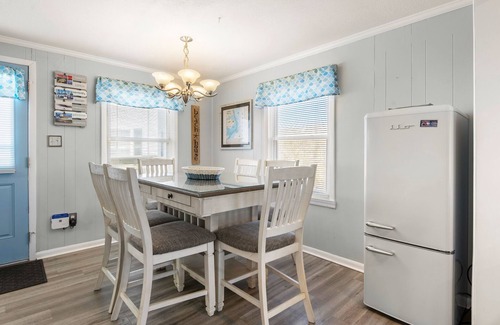 Nags Head Condo | Windjammer: Oceanfront, Shared Pool, Beach Access