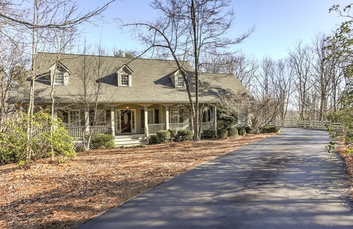 Big Canoe House | Windmill Cottage Rental Home in Big Canoe