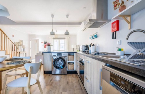Baiona Apartment | Windmill Escape - Areia Townhouse