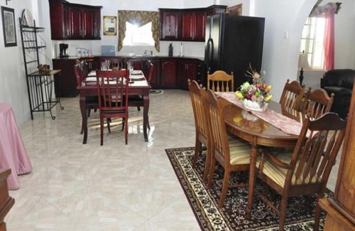 Hillsborough Apartment | Windmill Villa
