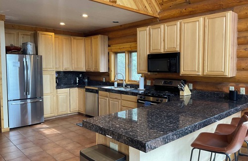 Alma House | Windsong Lodge Colorado Mtn Views/Hot Tub/Close to Skiing/Hiking/Biking/5 acres