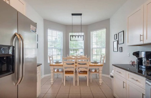 Windsor Hills House | Windsor Hills Updated 5 Bed Home With South-Facing Pool, Lake View, Games Room!